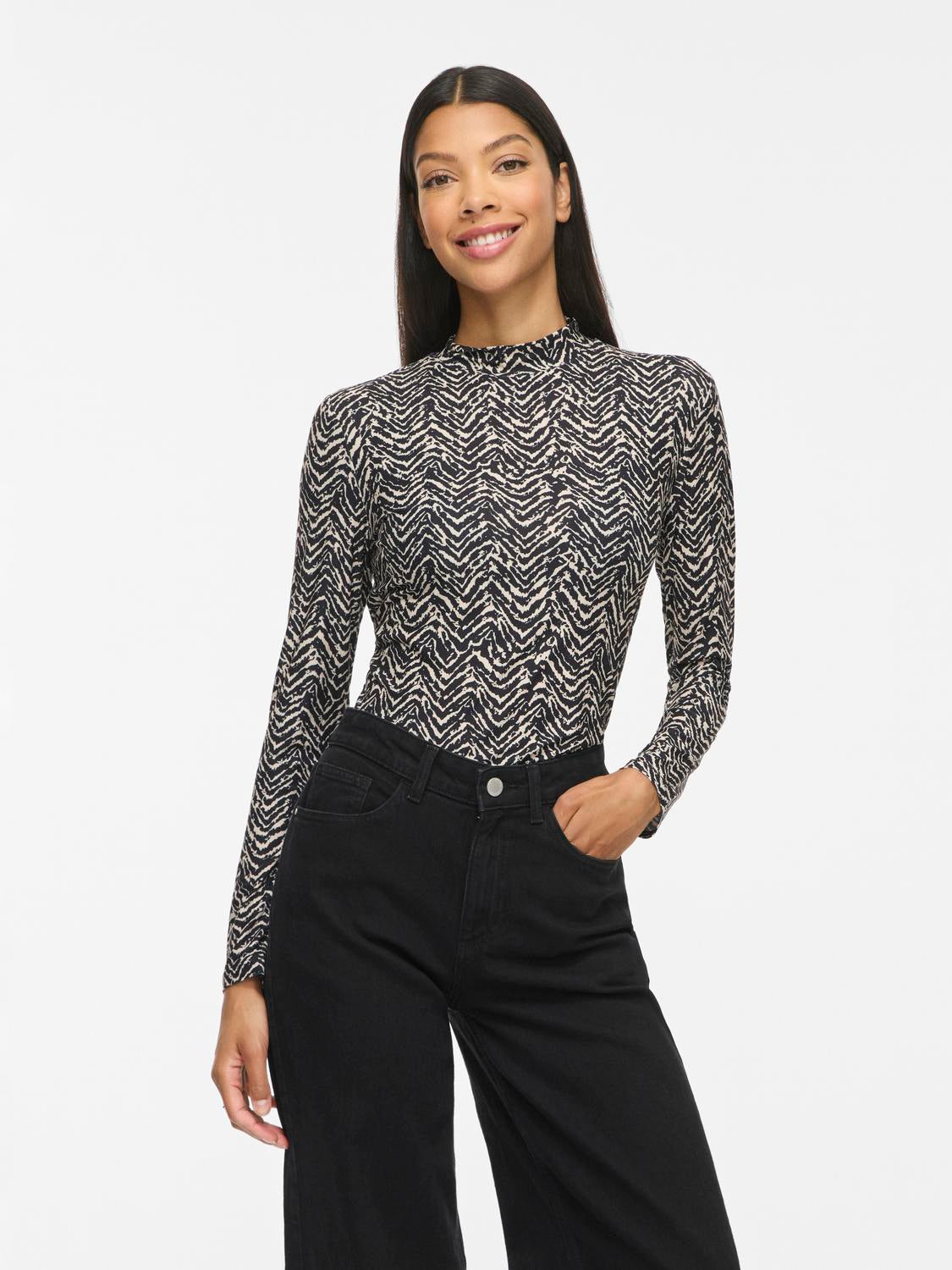 model_shot-front